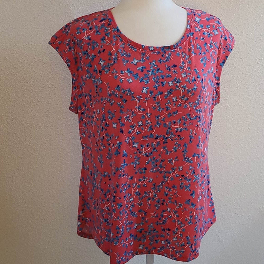 Elle Pretty in Pink Floral Top NWOT